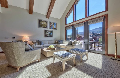 Lakeside Park Condo | 213 m² Condo ∙ 4 bedrooms ∙ 10 guests