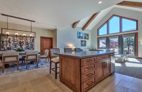 Lakeside Park Condo | 213 m² Condo ∙ 4 bedrooms ∙ 10 guests