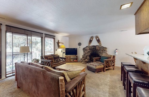 Montgomery Estates House | 214 m² House ∙ 3 bedrooms ∙ 6 guests