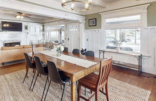 East Beach House | 214 m² House ∙ 5 bedrooms ∙ 10 guests