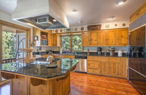 Tahoma House | 225 m² House ∙ 4 bedrooms ∙ 10 guests
