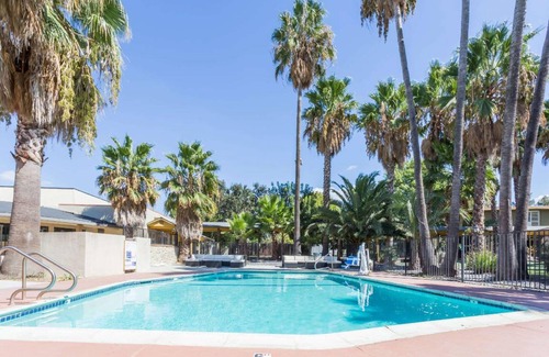 Davis Hotel | 27 m² Hotel ∙ 127 guests