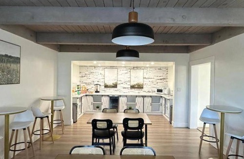 Davis Hotel | 27 m² Hotel ∙ 127 guests