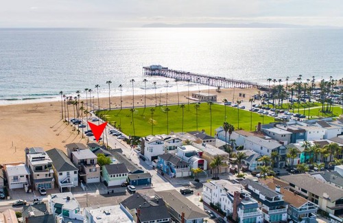 Balboa Peninsula House | 279 m² House ∙ 7 bedrooms ∙ 20 guests