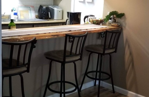 South Lake Tahoe Condo | 3 Bedroom 2 Bath Midtown Condo. Full Kitchen.Hot tub & Pool.