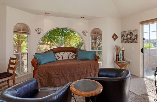 Temecula House | 30-DAY STAYS! Hummingbird Inn, Temecula - Wine Country
