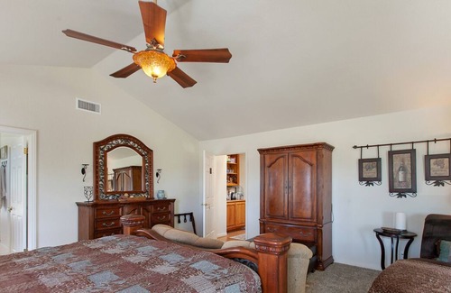 Temecula House | 30-DAY STAYS! Hummingbird Inn, Temecula - Wine Country