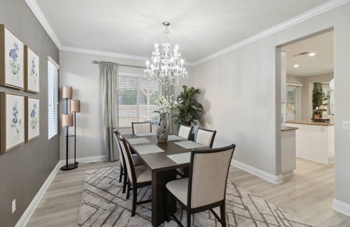 Victorville House | 325 m² House ∙ 5 bedrooms ∙ 14 guests