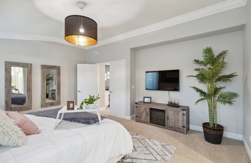 Victorville House | 325 m² House ∙ 5 bedrooms ∙ 14 guests