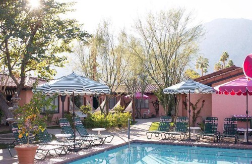 Warm Sands Hotel | 33 m² Hotel ∙ 3 guests