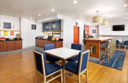 Rancho Cordova Hotel | 36 m² Hotel ∙ 127 guests