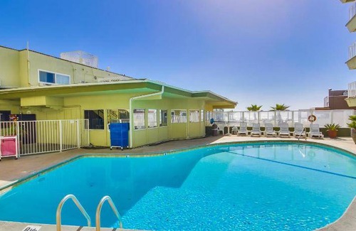 Pacific Beach Hotel | 37 m² Hotel ∙ 10 guests