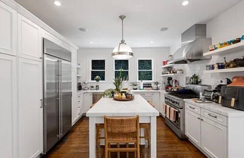 Greater Wilshire - Hancock Park House | 4 bd 3.5 ba in LA