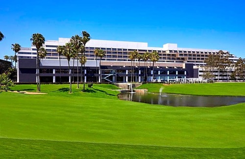 Manhattan Beach Hotel | 4-Star Hotel ∙ Westdrift Manhattan Beach, Autograph Collection