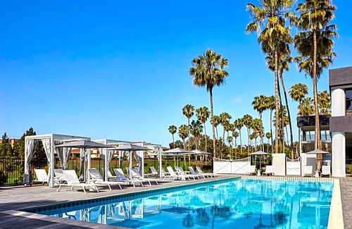 Manhattan Beach Hotel | 4-Star Hotel ∙ Westdrift Manhattan Beach, Autograph Collection