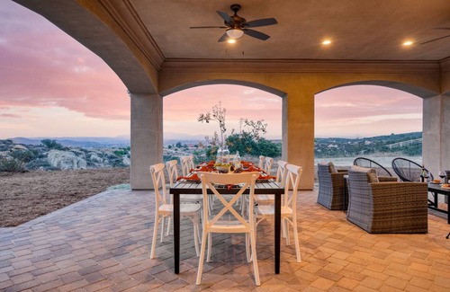 Temecula House | 464 m² House ∙ 9 bedrooms ∙ 18 guests