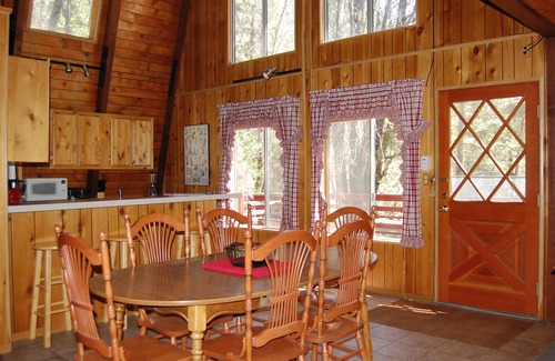 North Wawona Cabin | (46R) Manzanita Lodge at The Redwoods In Yosemite