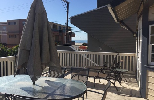 South Mission Beach House | 4BR-2BA, 100ft to sand, deck w/ocean view. Available Thanksgiving &/or December.