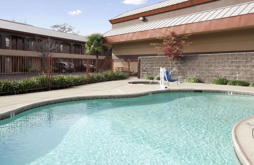 Rocklin Hotel | 50 m² Hotel ∙ 127 guests