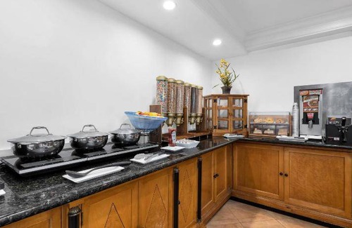 Millbrae Hotel | 54 m² Motel ∙ 127 guests