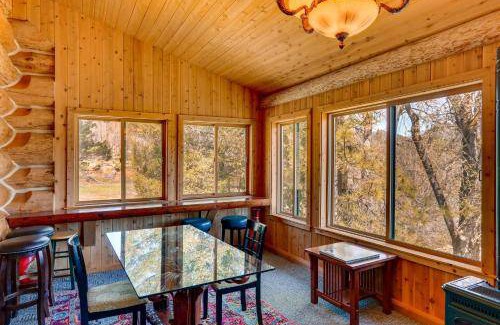 Junction City House | 557 m² House ∙ 5 bedrooms ∙ 12 guests