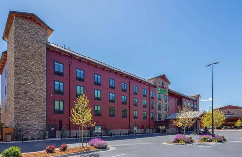 Redwood Valley Hotel | 58 m² Hotel ∙ 4 guests