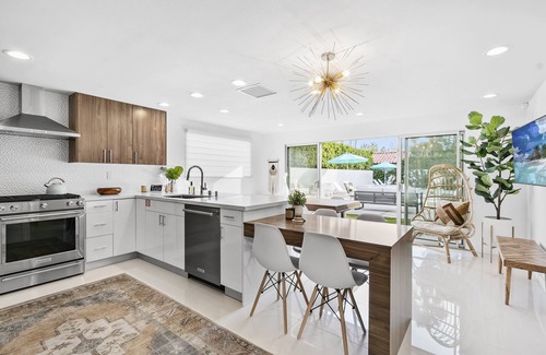 Tahquitz River Estates House | 5BR Perfect Weekend Getaway, Amazing Backyard, Mtn Views