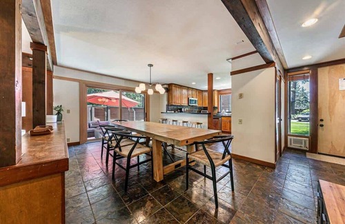 Tahoe Tavern House | 6-8 Miles to Palisades|Alpine|Homewood|Walk to TC