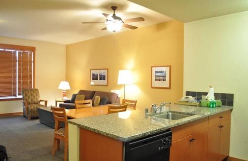 Mammoth Lakes Condo | 60 m² Condo ∙ 1 bedroom ∙ 4 guests