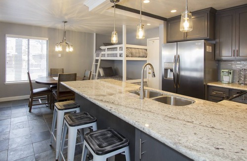 Mammoth Lakes Condo | 63 m² Condo ∙ 1 bedroom ∙ 4 guests