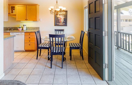 Carlsbad Village Condo | 65 m² Condo ∙ 1 bedroom ∙ 3 guests