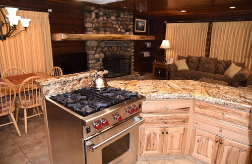 North Wawona Cabin | 70 m² Cabin ∙ 2 bedrooms ∙ 6 guests