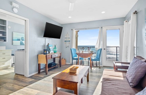 Carlsbad Village Condo | 74 m² Condo ∙ 1 bedroom ∙ 3 guests
