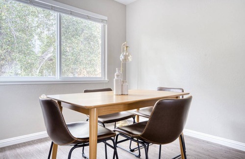 Central San Mateo Apartment | 93 m² Apartment ∙ 2 bedrooms ∙ 4 guests