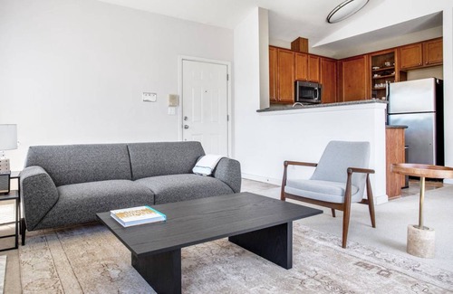 Central District Apartment | 97 m² Apartment ∙ 2 bedrooms ∙ 4 guests