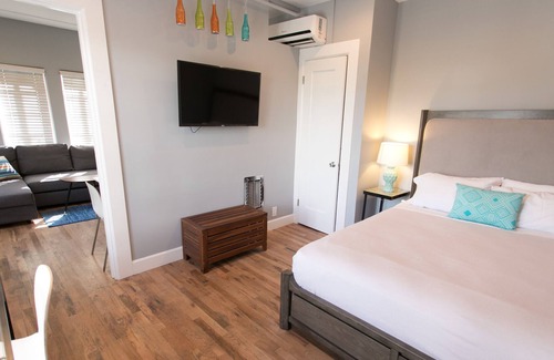 East Village Apartment | Adorable Corner 1-Bedroom near Convention Center