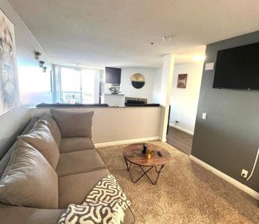Hollywood Apartment | Amazing Universal Studios Loft FREE parking