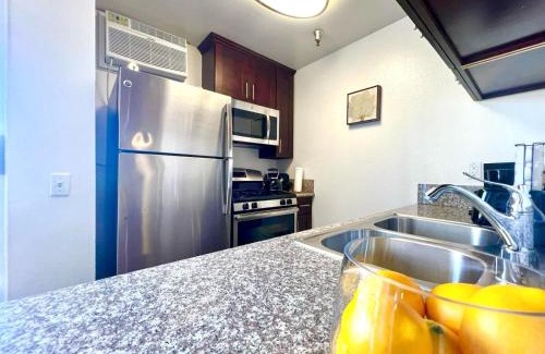 Hollywood Apartment | Amazing Universal Studios Loft FREE parking