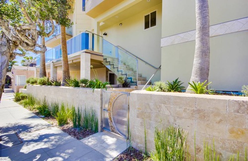 Central Mission Beach Apartment | Apartment ∙ 7 bedrooms ∙ 17 guests