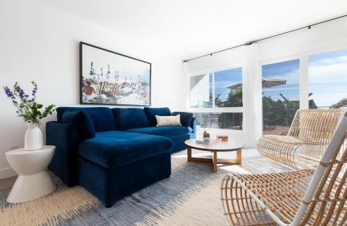 Middletown Apartment | Avalon 2 Unit Buyout I III AvantStay Mins to GaslampBeautiful Deck w BBQ