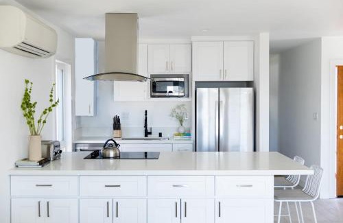 Middletown Apartment | Avalon 2 Unit Buyout I III AvantStay Mins to GaslampBeautiful Deck w BBQ
