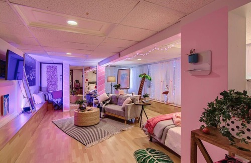 Midtown Sacramento Apartment | Barbie's Dream Apt in the City