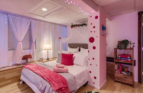 Midtown Sacramento Apartment | Barbie's Dream Apt in the City