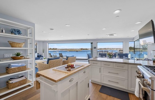South Mission Beach Condo | Bayside Retreat | Amazing Views in Mission Beach