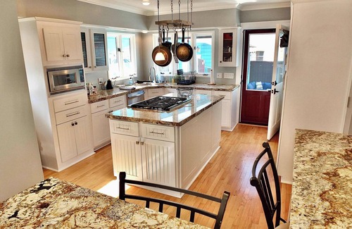 Alamitos Beach House | Beach City Craftsman - Walk to Beach