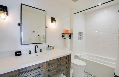 East Mesa House | Beachfront Hideaway