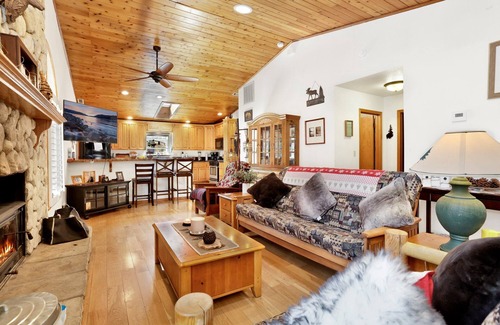 Big Bear City Cabin | Beardise #2329