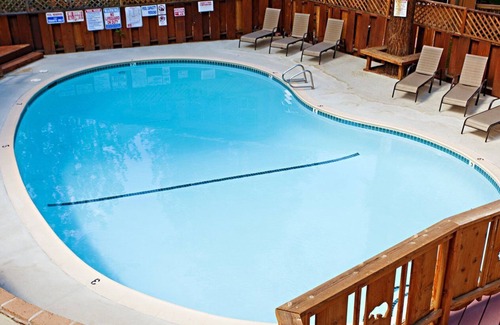 South Lake Tahoe Apartment | Beautiful 3 bedroom unit at resort, sleeps 8
