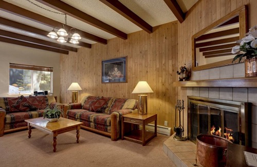 South Lake Tahoe Apartment | Beautiful 3 bedroom unit at resort, sleeps 8