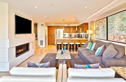West Newport House | Beautiful Beach Home, Rooftop Hot Tub w/ Amazing Views - Steps to Sand